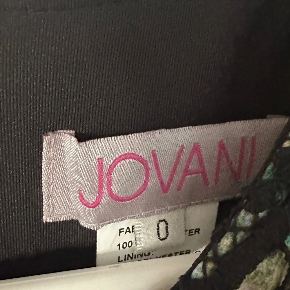 Jovani Masalvi Black and Green Embroidered Top - Size 0 - Picture 9 of 11